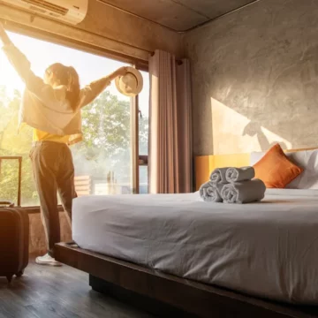 Tips for Women Traveling Solo, From Dining Out to Hotel Safety